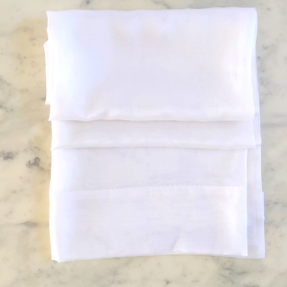 Sears White Sheer Curtains, 1.5" Rod Space, 2 Panels. - Picture 2 of 7